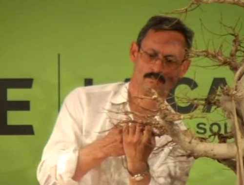 Julian de Marco ayudando en el alambrado